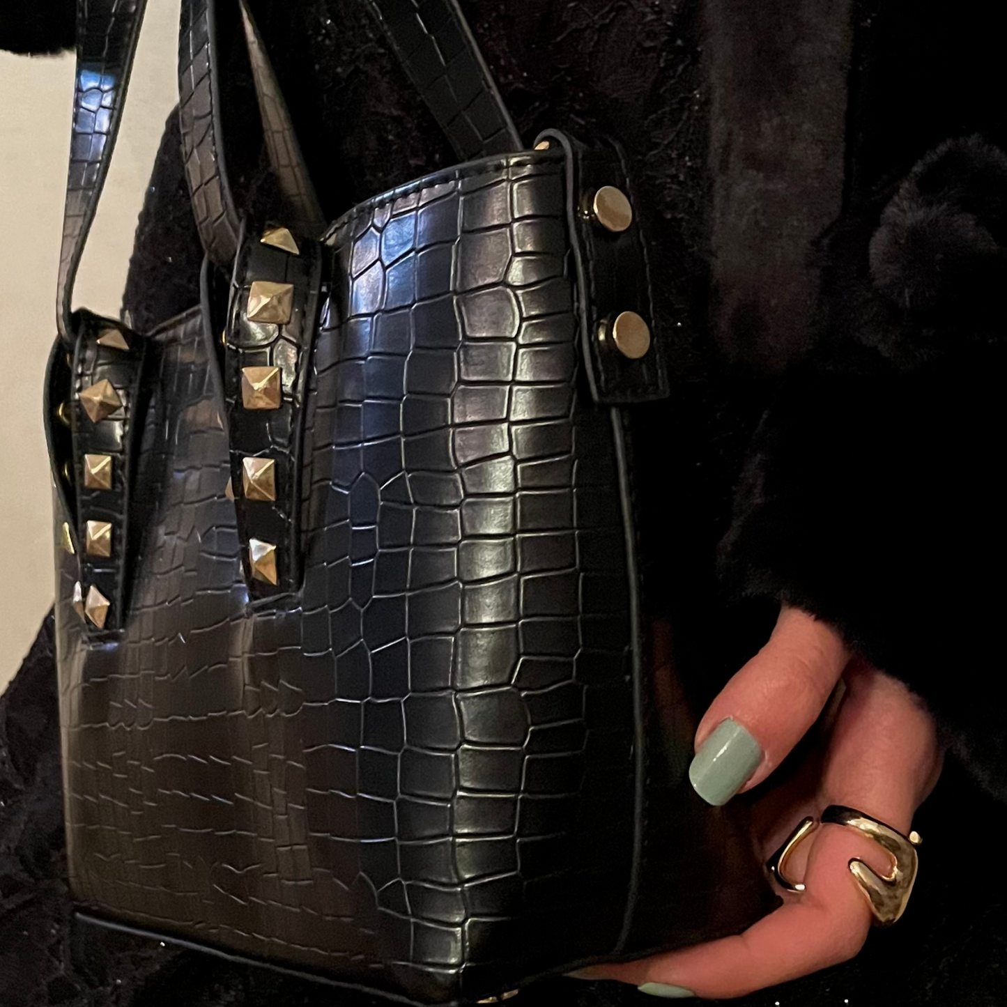 Crocodile pattern glace leather black bag